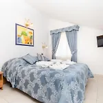 Cassia 4*