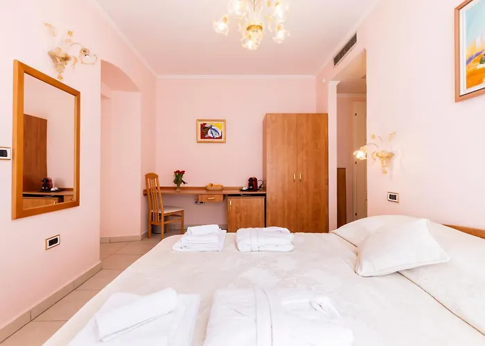 krevet i doručak Cassia 4*